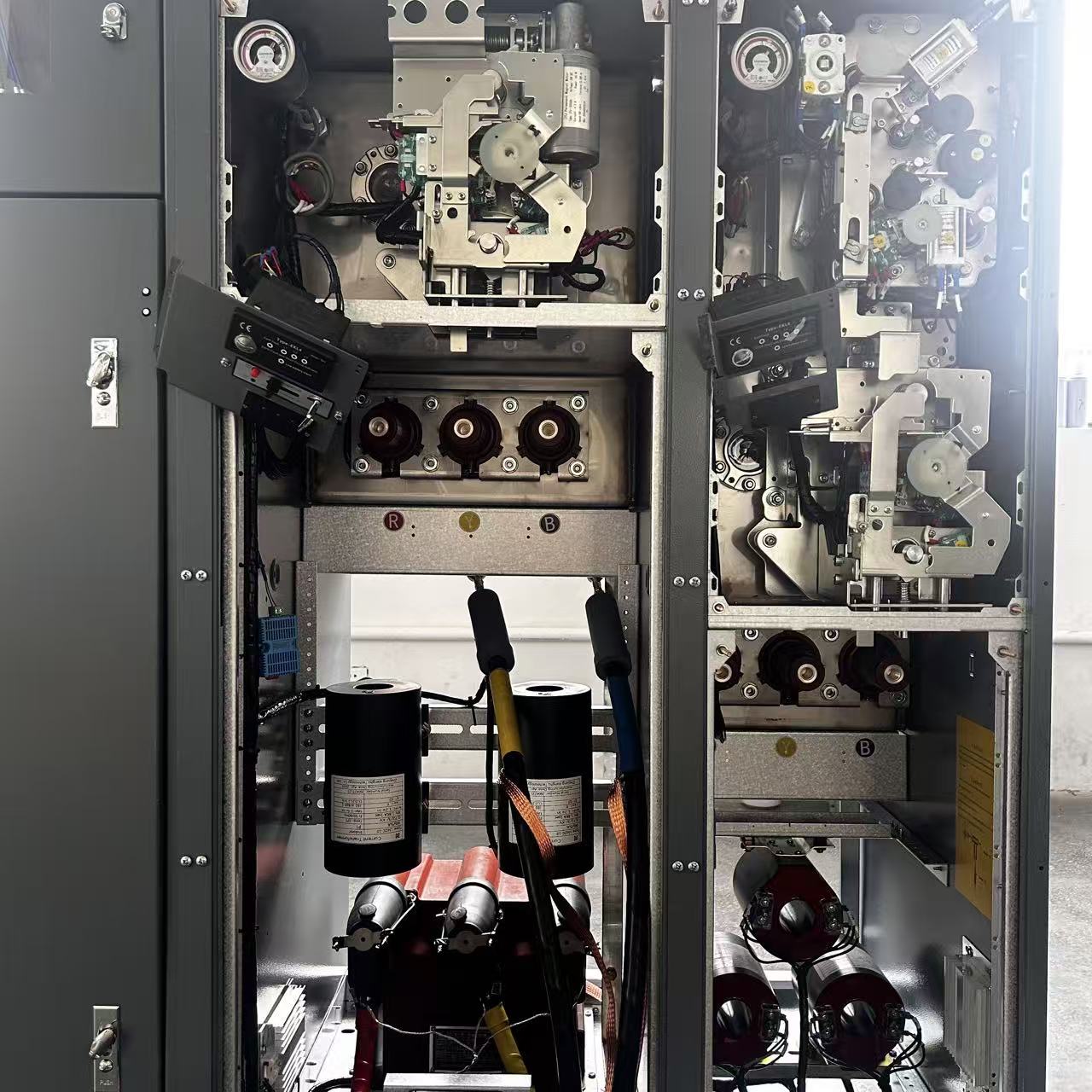 Internal Structure of RMU Switchgear2.jpg